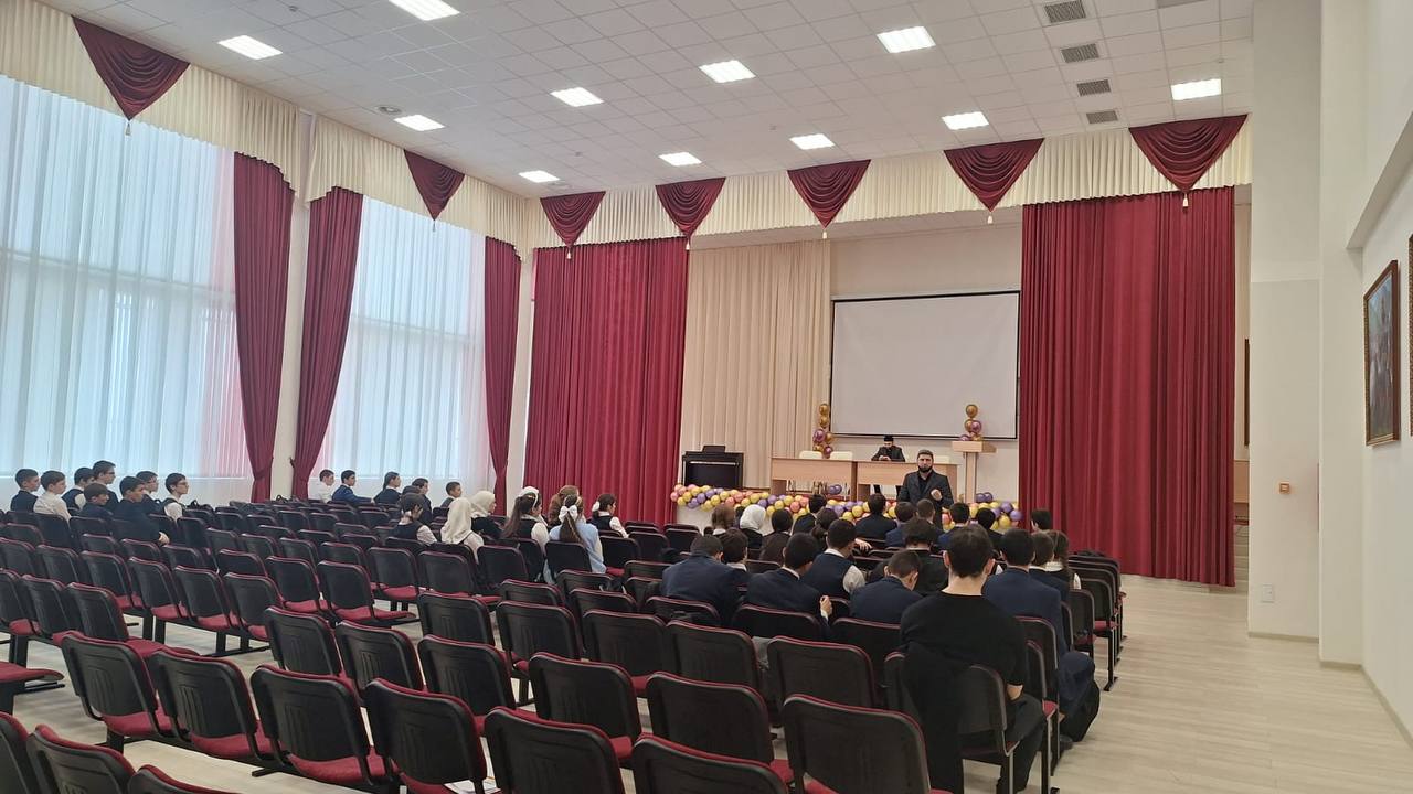 25.03.2024г в ГБОУ &amp;quot;СОШ 6 г. Карабулак&amp;quot; прошла встреча учащихся старших классов   с представителями духовенства Хайровым Абдул-Маликом и Бабхоевым Рамзаном в рамках мероприятия по духовно – нравственному воспитанию молодежи и профилактике экстремизма и те.