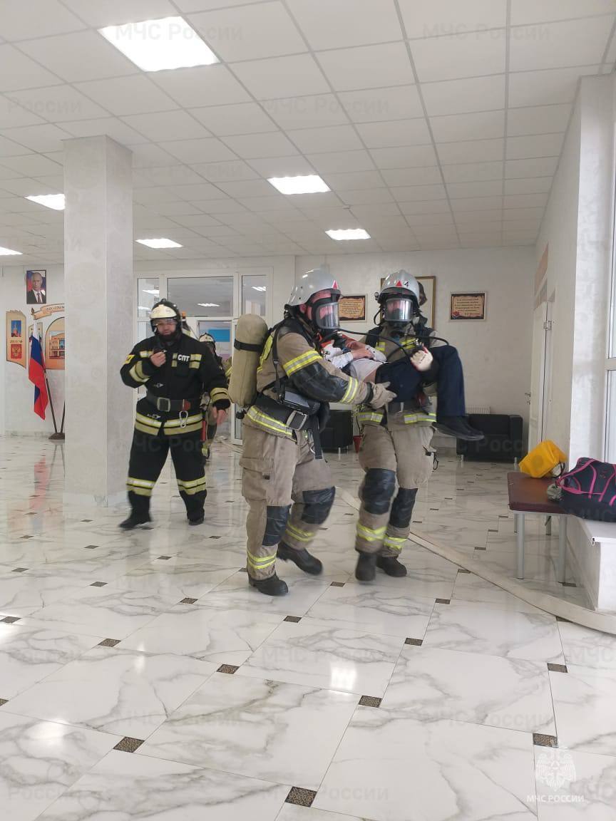 Пожарно-тактические учения прошли в ГБОУ «СОШ№6 г. Карабулак».